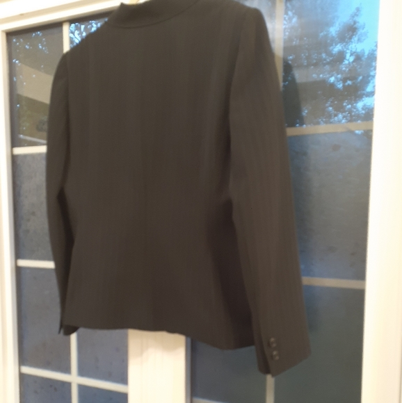 Tahari Plus Size Blazer (NWOT) - Picture 4 of 9